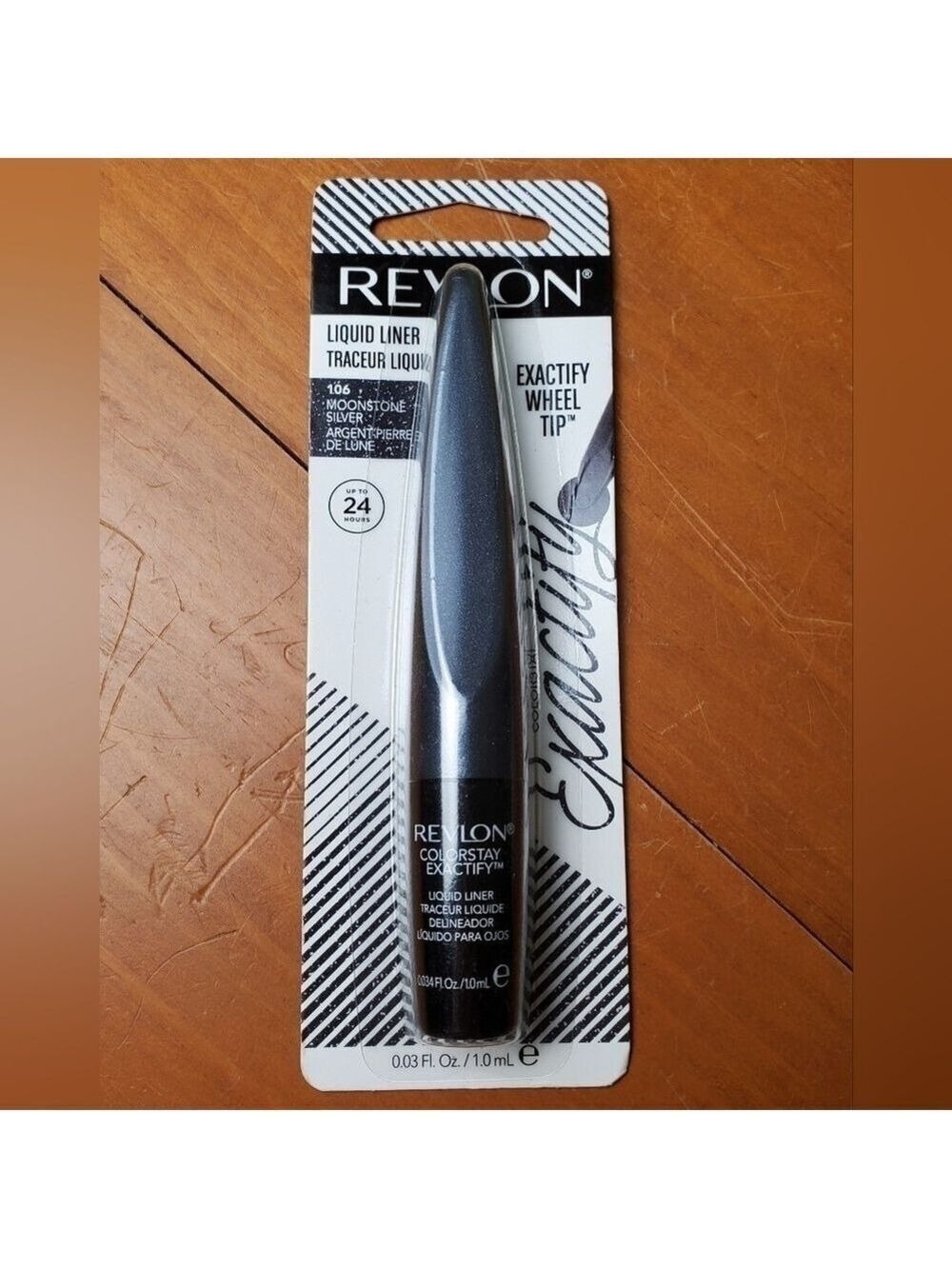 Revlon Liquid Liner 106, Moonstone Silver